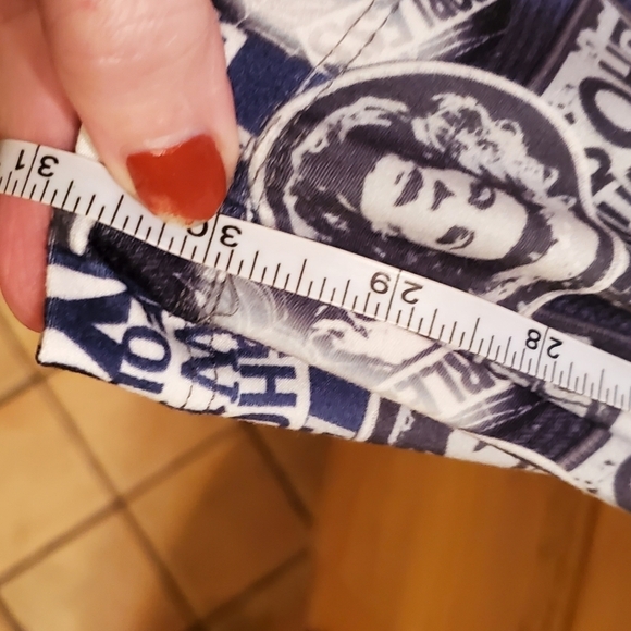 Disney Parks Haunted Mansion 3/4‎ Capri Sz. XS Legging NWT - Picture 13 of 13